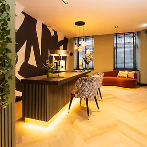 4* Ξενοδοχείο Huygens Place